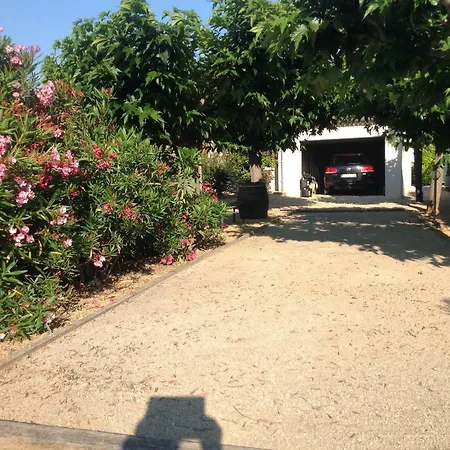 Villa *