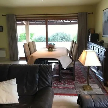 Villa Villa *