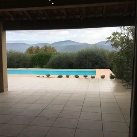 Villa Villa *